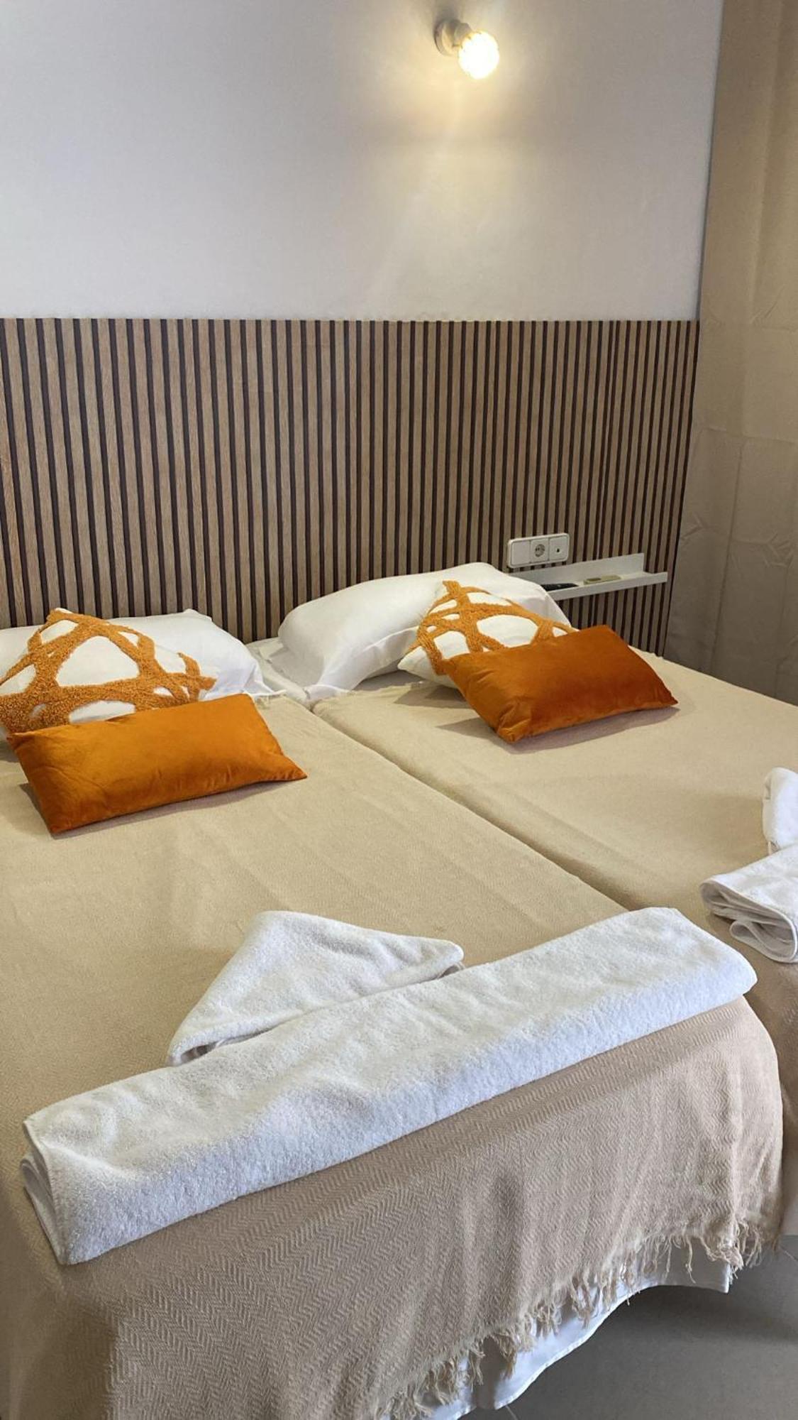 Es Grop Apartamentos Portinatx Extérieur photo