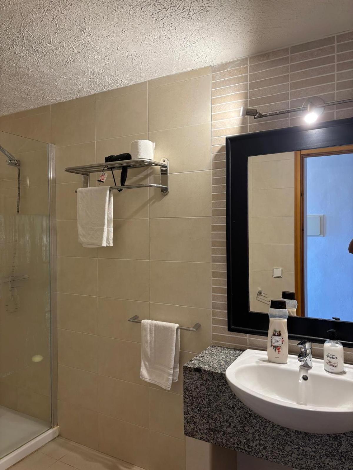 Es Grop Apartamentos Portinatx Extérieur photo