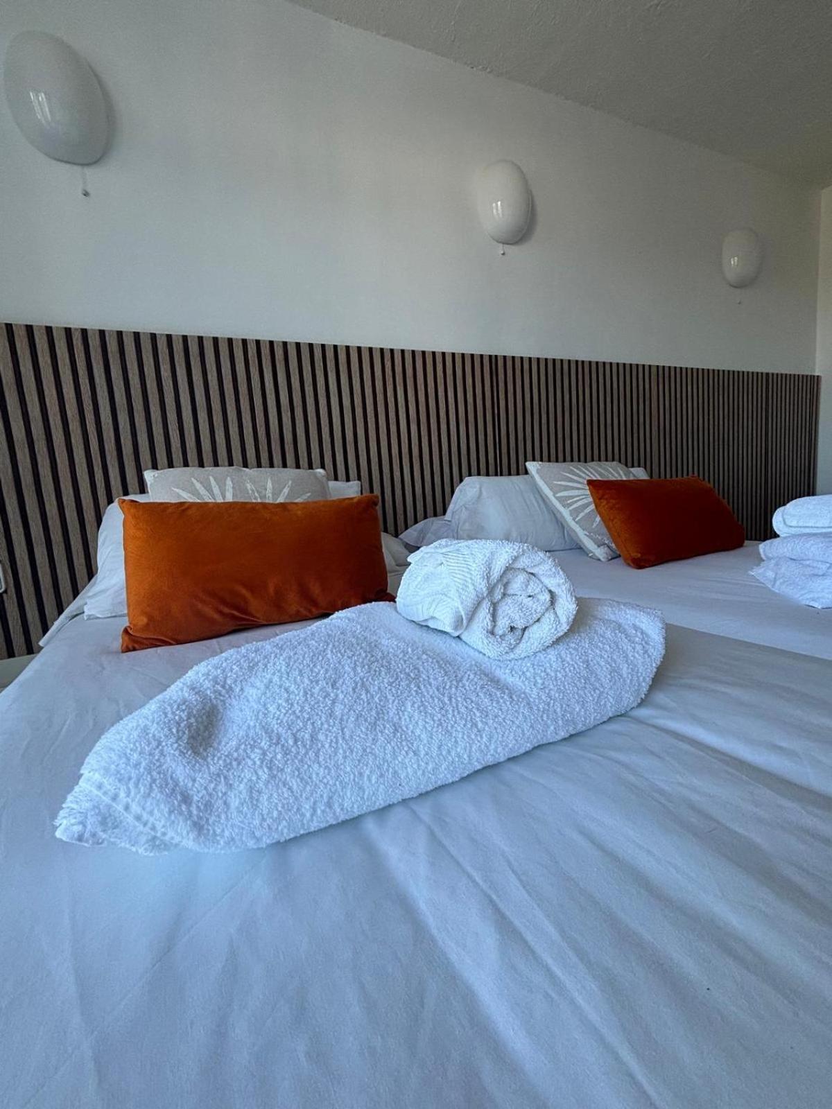 Es Grop Apartamentos Portinatx Extérieur photo