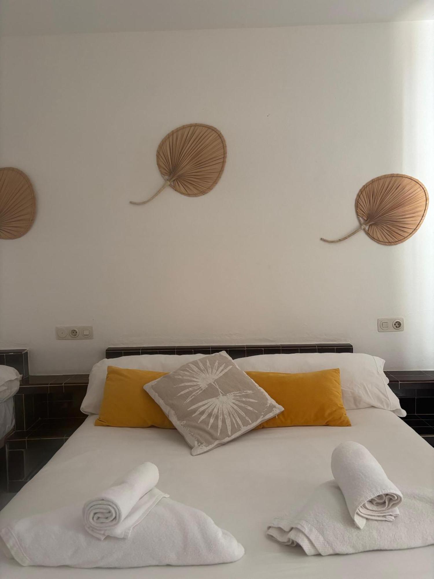 Es Grop Apartamentos Portinatx Extérieur photo